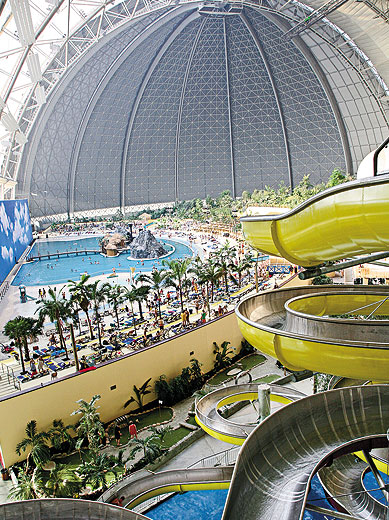 Illustration for article titled A Former Airship Hangar in Berlin Is Now a Huge Water Park